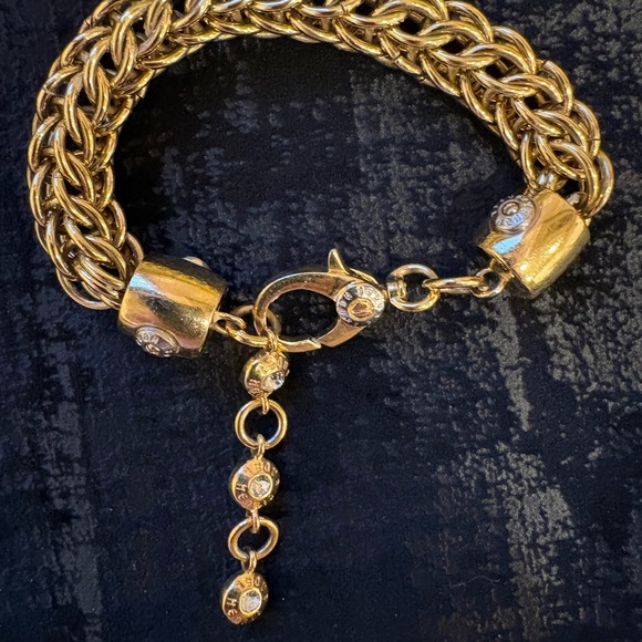 Luxurious Gold Chain Bracelet - Picture 2 of 7